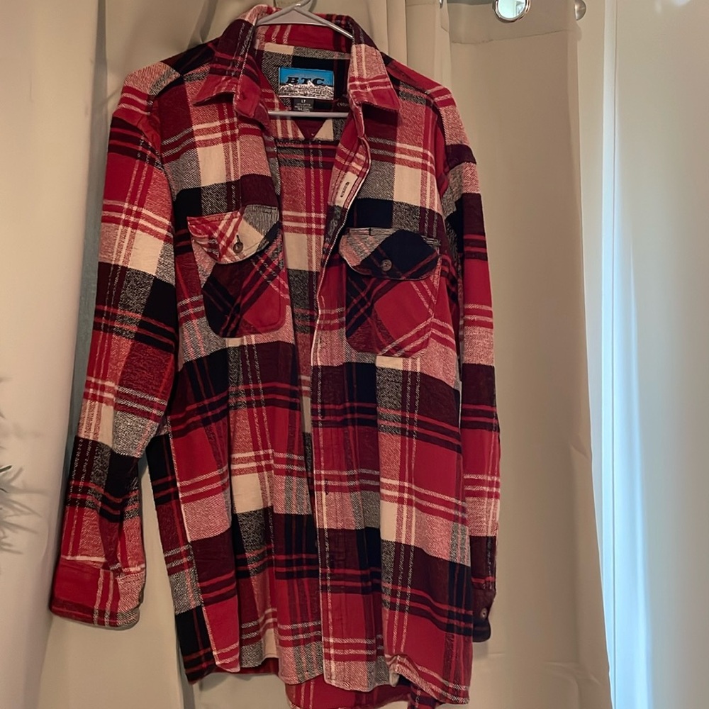 Men’s red plaid flannel